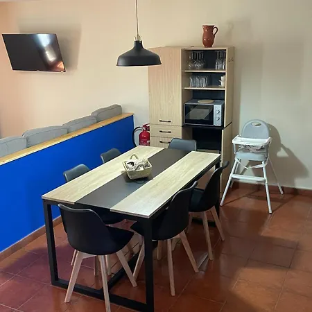 Cal Palaci Holiday home Caserras